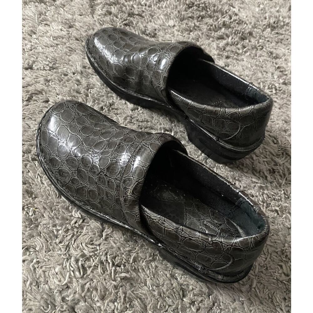 B.o.c. Womens Peggy Clogs Gray Patent Crocodile Round Toe Slip On Size 8 - Picture 5 of 10